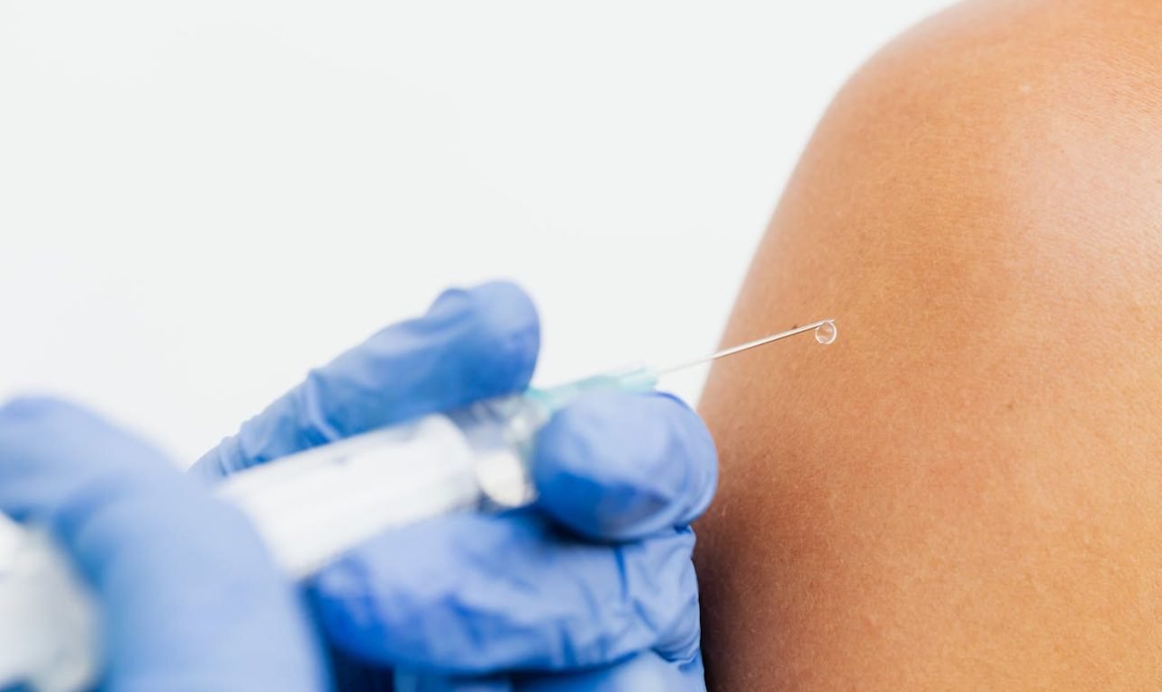 pexels-karola-g-5207030